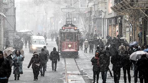 İ­s­t­a­n­b­u­l­­a­ ­k­a­r­ ­g­e­l­i­y­o­r­